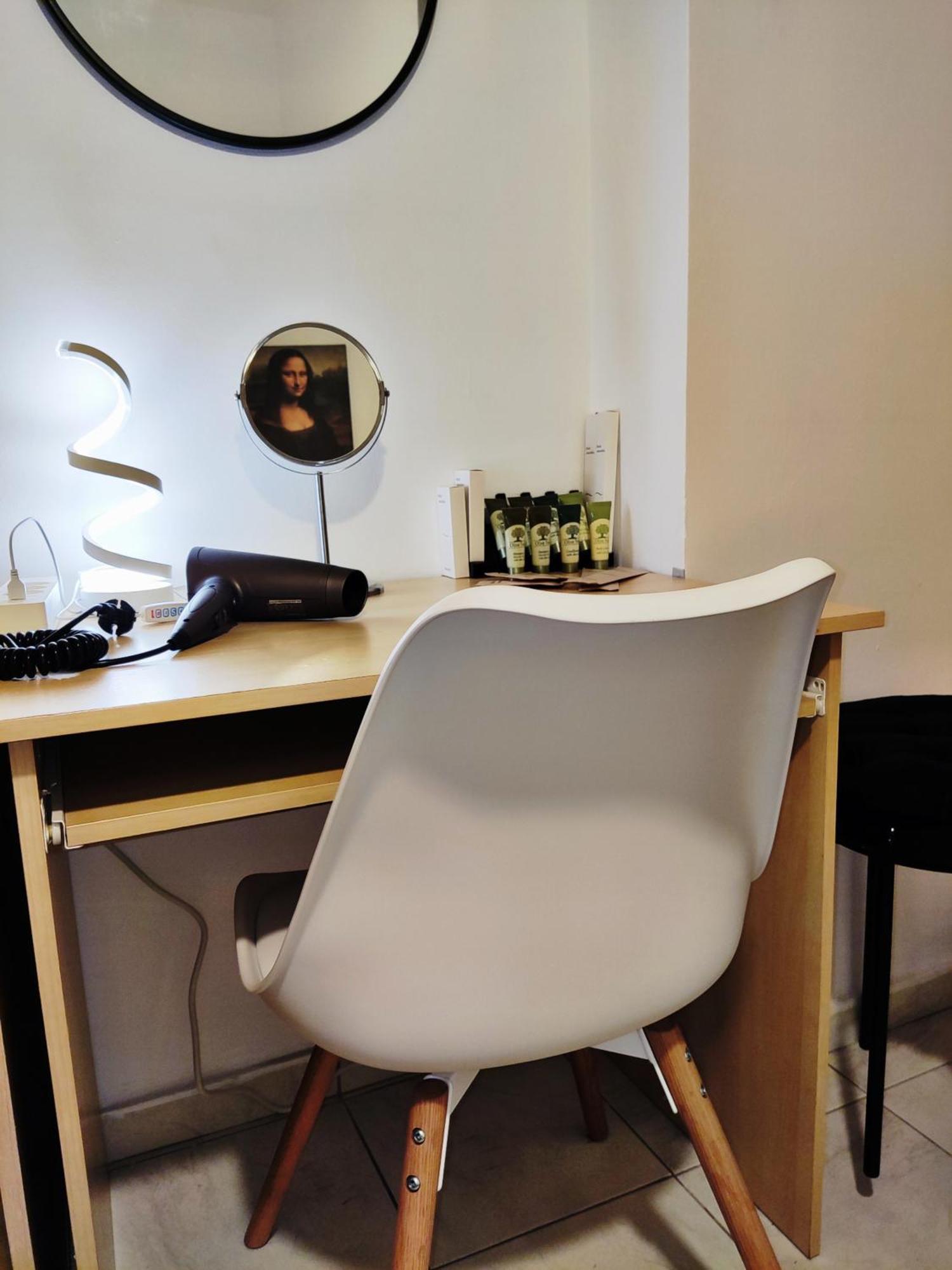 Elegant Central Studio With Balcony & 1 Gbps Fiber Tesalonika Bagian luar foto